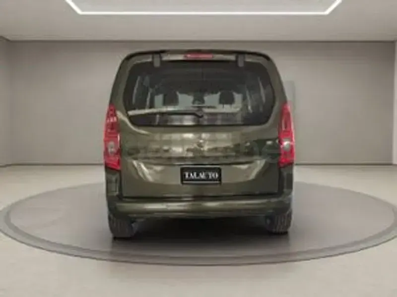 Nuevo Opel Combo 100 CV (73 kW) 2026 Verde Monovolumen