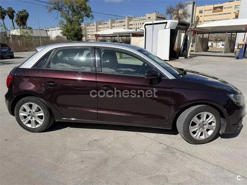 Usado Audi A1 Sportback Attraction 90 CV (66 kW) 2013 Granate Utilitario