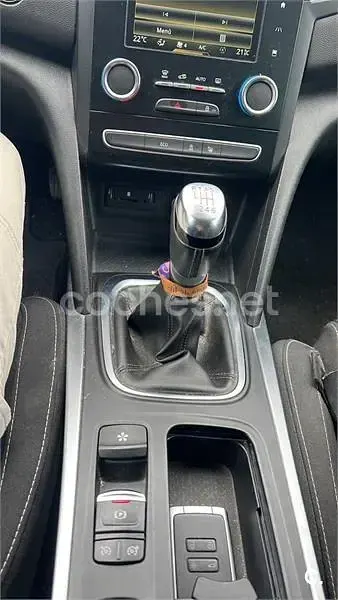 Usado Renault Mégane IV LIMITED 130 CV (95 kW) 2018 Gris / plata Berlina