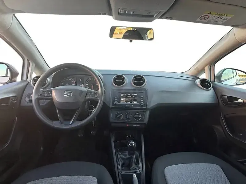 Usado Seat Ibiza Reference 95 CV (69 kW) 2016 Blanco Berlina