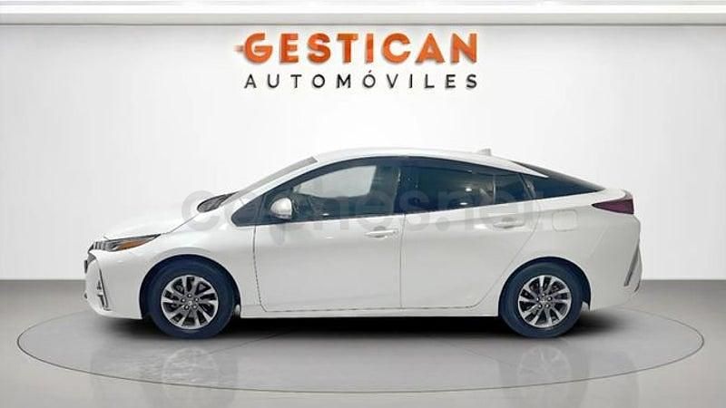 Usado Toyota Prius Advance 122 CV (89 kW) 2022 Blanco Berlina
