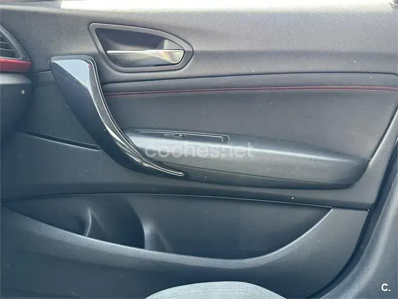 Usado BMW 116 Sport Line 116 CV (85 kW) 2012 Blanco Utilitario