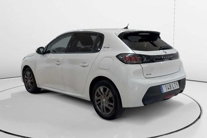 Usado Peugeot 208 Style 100 CV (73 kW) 2021 Utilitario