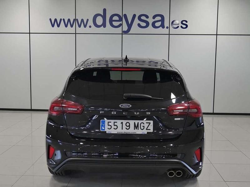 Usado Ford Focus ST-Line 155 CV (114 kW) 2023 Negro Utilitario