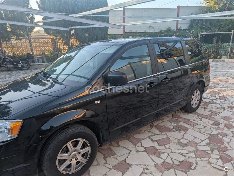 Usado Chrysler Grand Voyager Limited 163 CV (119 kW) 2010 Negro Monovolumen
