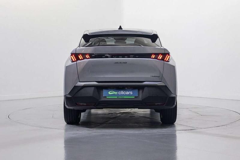 Usado Peugeot 3008 Allure 136 CV (100 kW) 2025 Plateado SUV