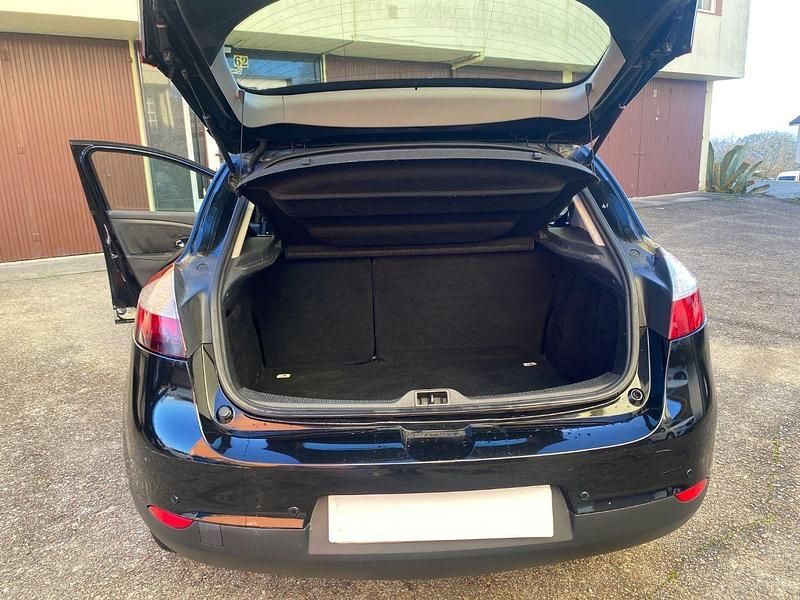 Usado Renault Mégane III Intens 115 CV (84 kW) 2015 Negro