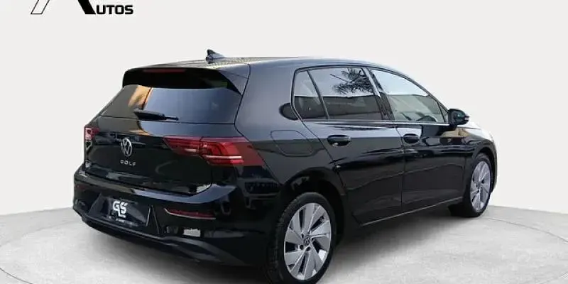 Usado VW Golf VIII 116 CV (85 kW) 2025 Negro Berlina