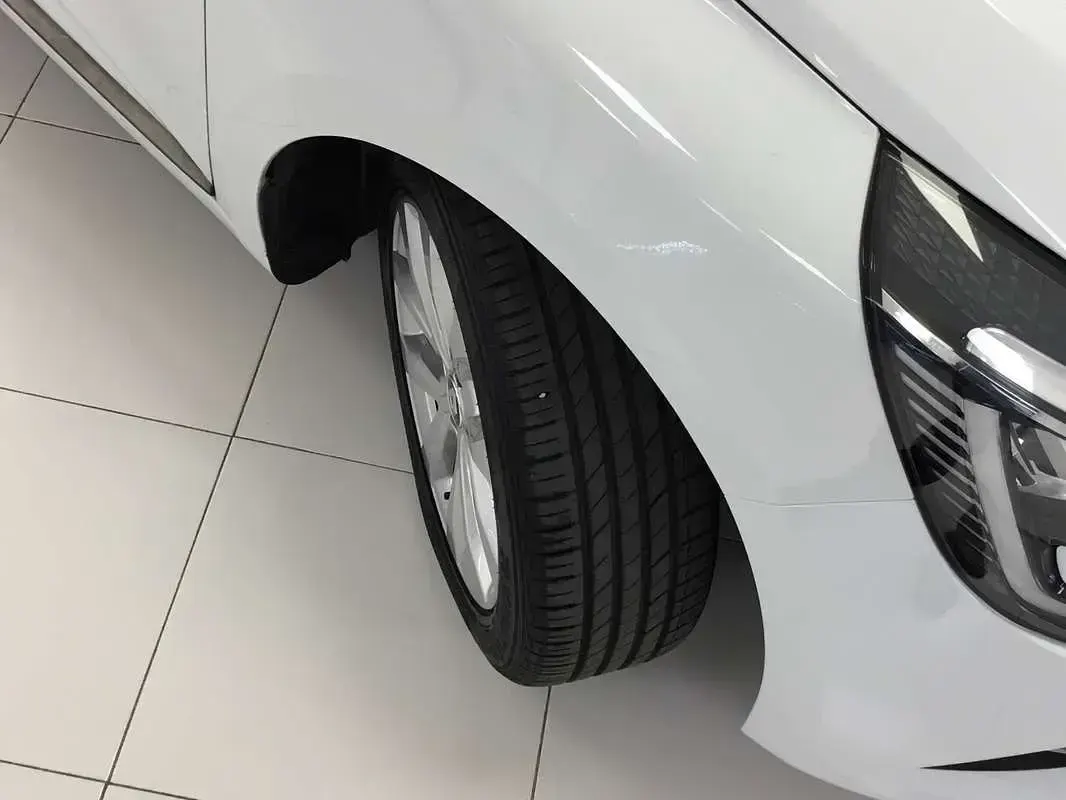 Usado Renault Clio Zen 91 CV (66 kW) 2022 Blanco Utilitario