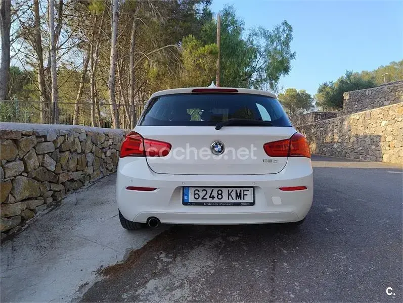 Usado BMW 118 150 CV (110 kW) 2018 Blanco Berlina