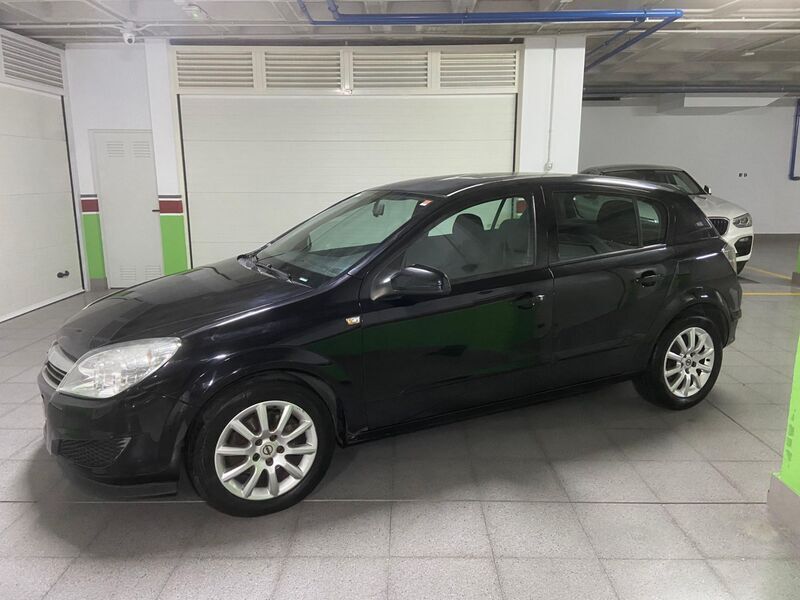 Negro Usado 2008 Opel Astra Cosmo | 3400 € (Precio justo) - Imagen 1/4