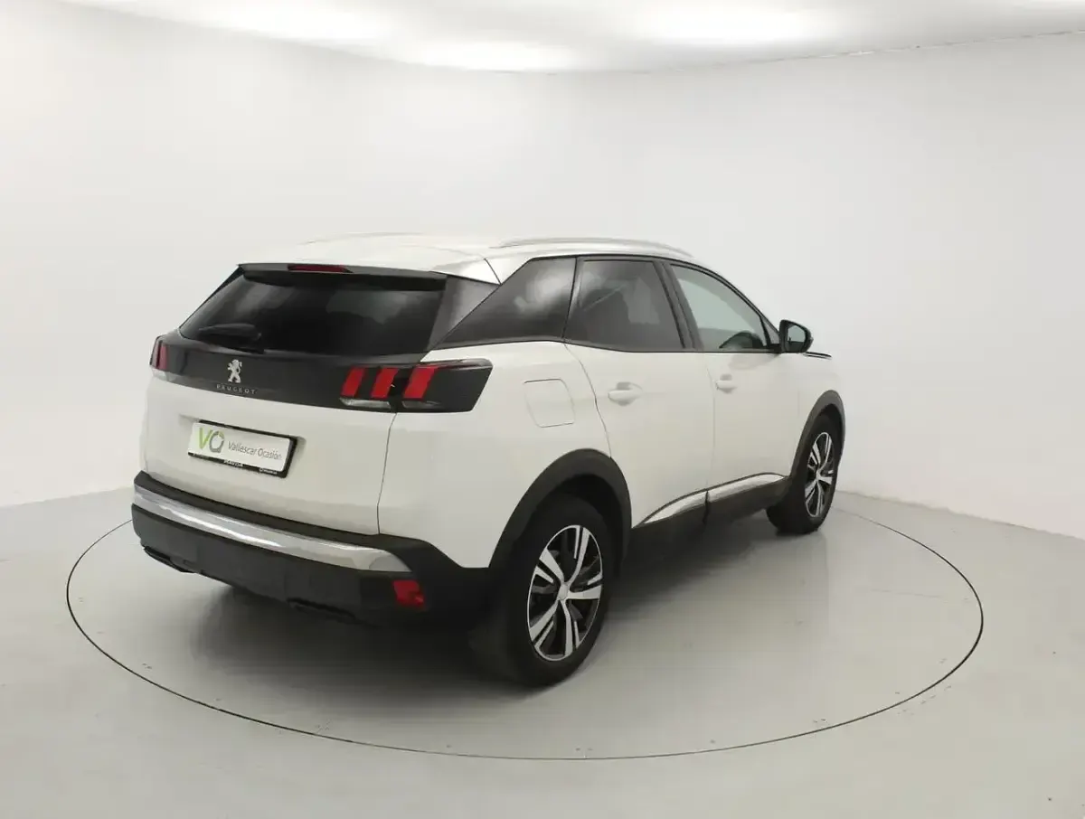 Usado Peugeot 3008 Allure 131 CV (96 kW) 2019 Sin especificar SUV