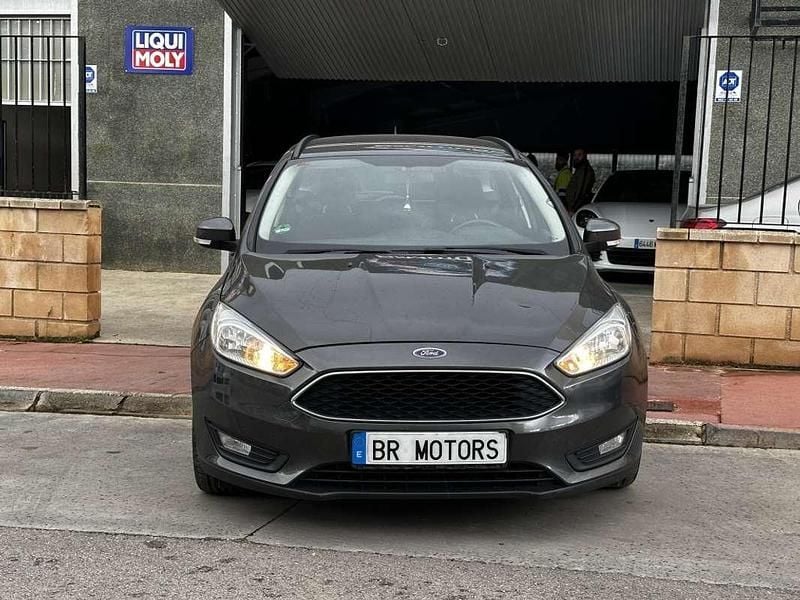 Usado Ford Focus Business Edition 125 CV (91 kW) 2017 Gris Familiar