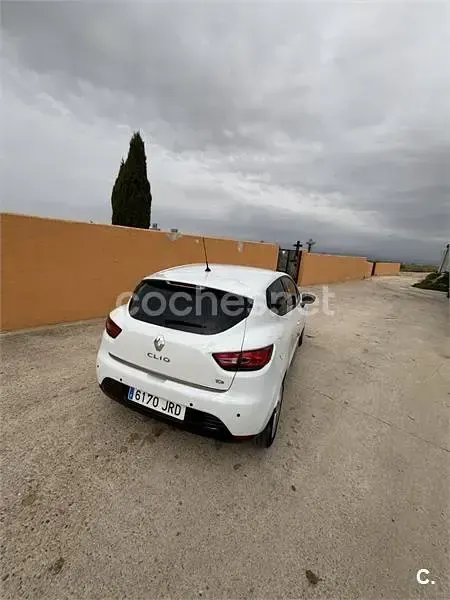 Usado Renault Clio IV LIMITED 90 CV (66 kW) 2016 Blanco Berlina