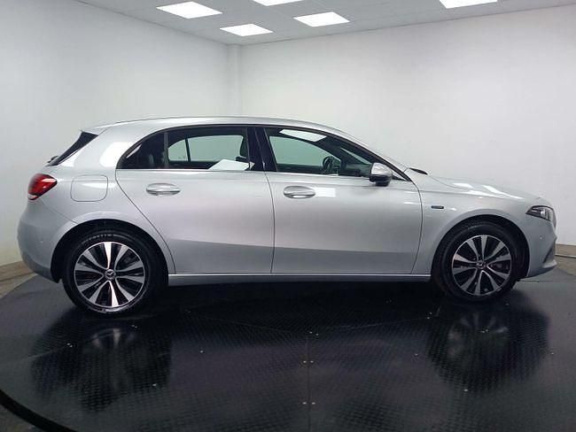 Usado Mercedes A250 Business 220 CV (161 kW) 2021 Gris Utilitario