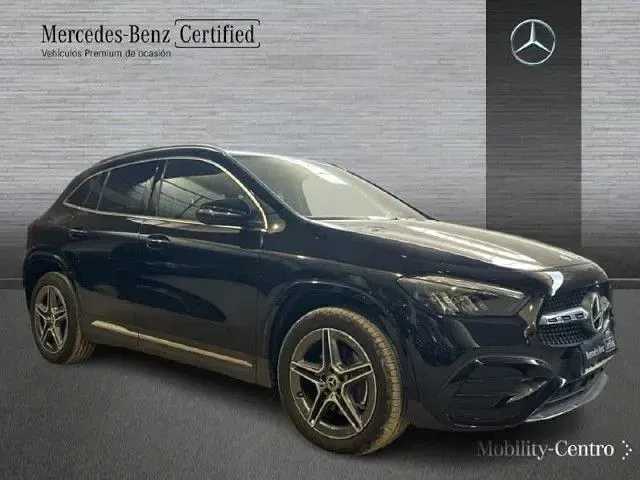 Usado Mercedes GLA250 218 CV (160 kW) 2025 Negro noche SUV