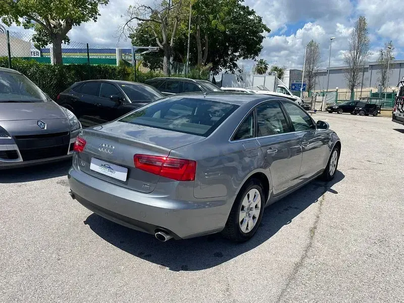Usado Audi A6 204 CV (150 kW) 2012 Azul Berlina