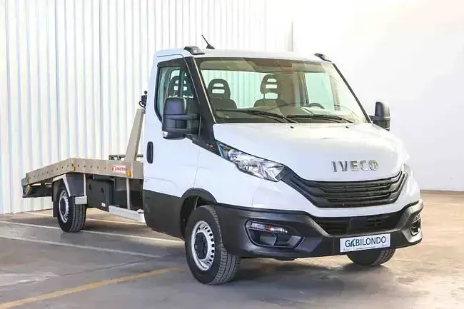 Usado Iveco Daily 160 CV (117 kW) 2023 Blanco Berlina