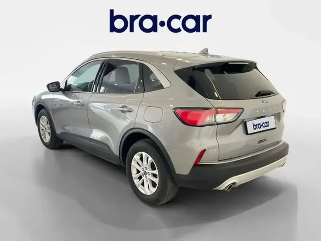 Usado Ford Kuga Titanium 150 CV (110 kW) 2023 Gris SUV