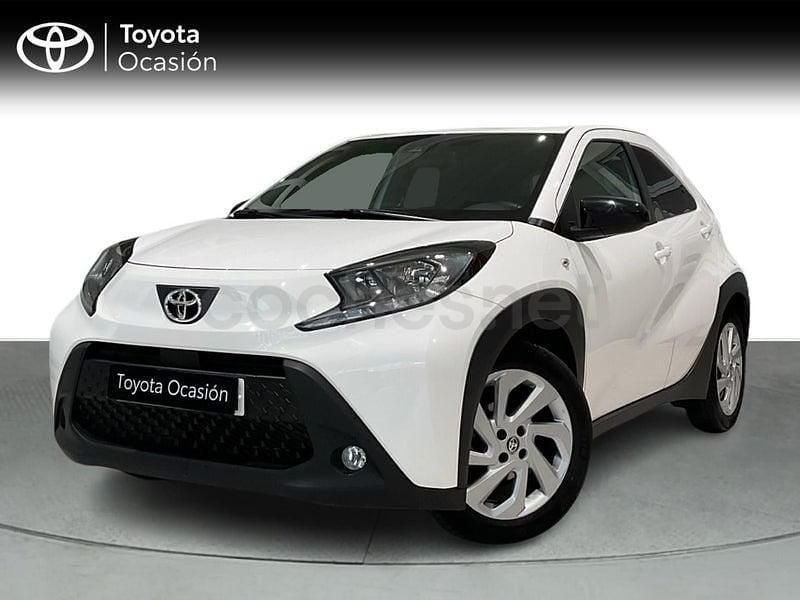 Usado Toyota Aygo X Play 72 CV (52 kW) 2024 Blanco SUV