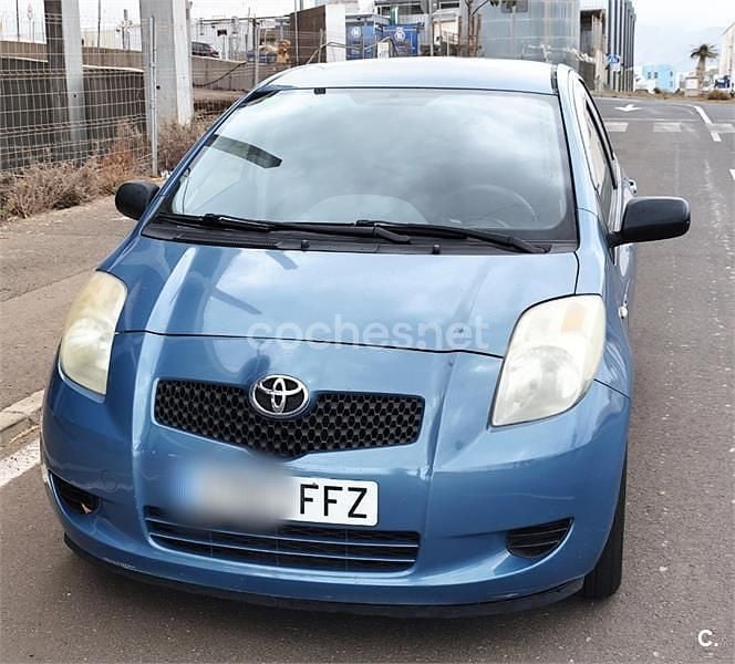 Azul Usado 2006 Toyota Yaris Sol Berlina | 3800 € (Precio justo) - Imagen 1/4