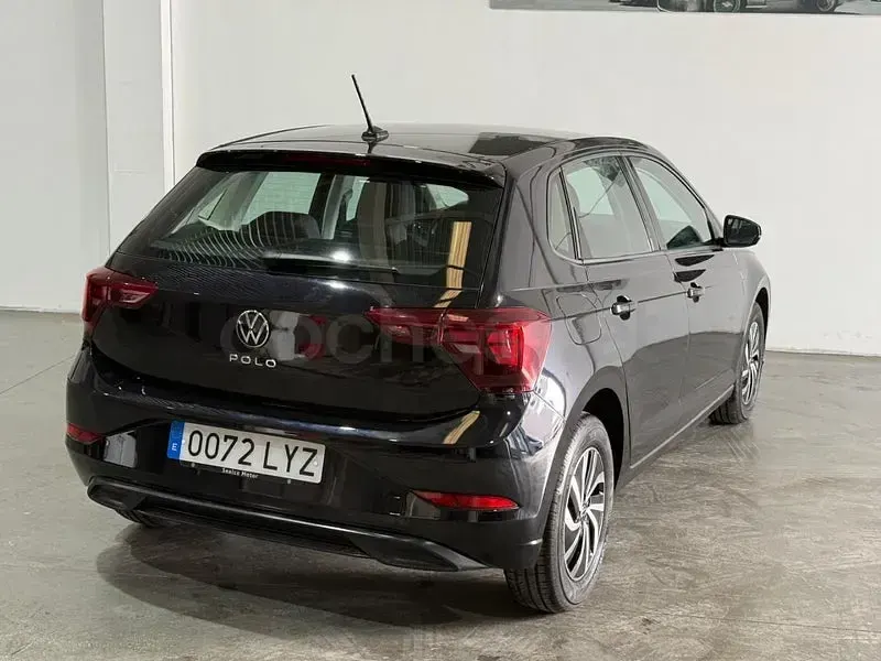 Usado VW Polo Life 95 CV (69 kW) 2022 Negro Utilitario