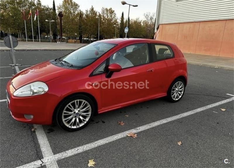 Rojo Usado 2006 Fiat Punto Utilitario | 2990 € (Precio justo) - Imagen 1/4