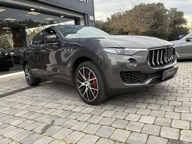Usado Maserati Levante 430 CV (316 kW) 2018 Gris SUV
