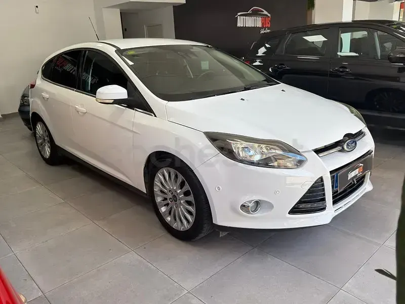 Usado Ford Focus Titanium 115 CV (84 kW) 2012 Blanco Berlina