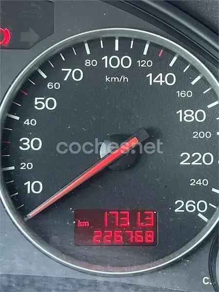 Usado Audi A4 S-Line 130 CV (95 kW) 2004 Azul Berlina