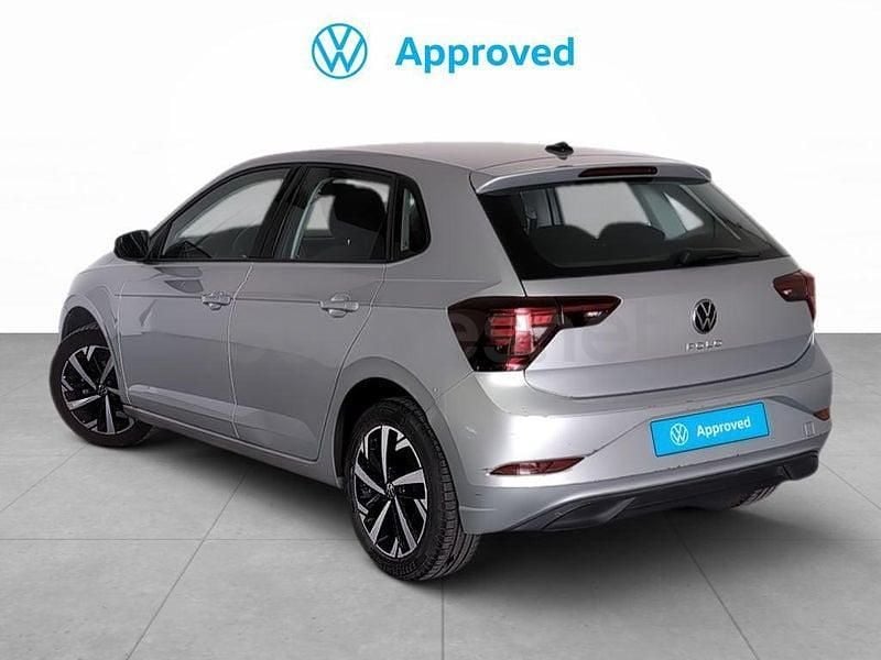 Usado VW Polo Life 95 CV (69 kW) 2022 Gris / plata Utilitario