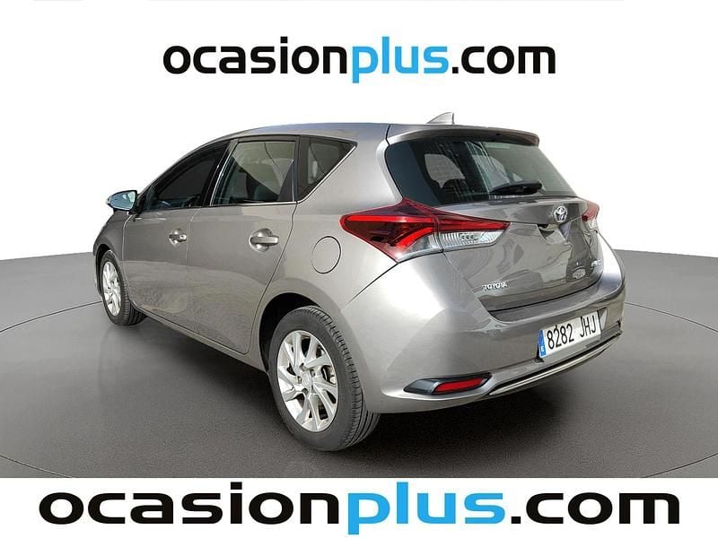 Usado Toyota Auris Active 116 CV (85 kW) 2015 Marrón Utilitario