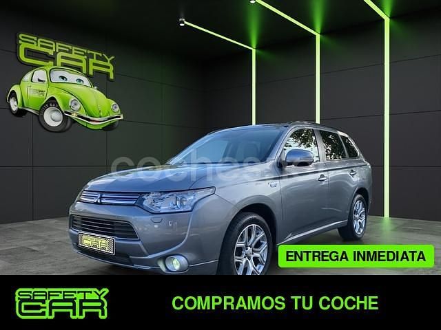 Gris / plata Usado 2014 Mitsubishi Outlander P-HEV SUV | 13.999 € (Precio justo) - Imagen 1/4