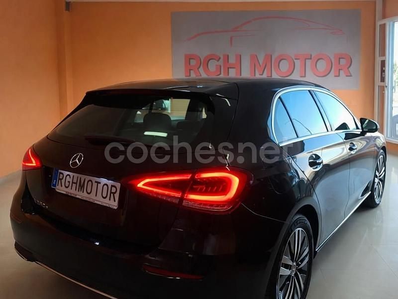 Usado Mercedes A250 218 CV (160 kW) 2021 Negro Berlina