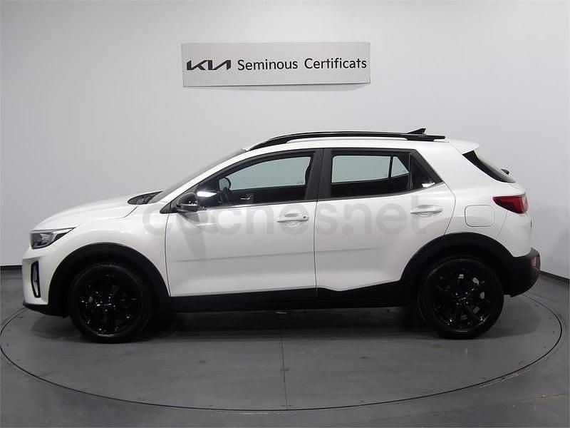 Usado Kia Stonic 100 CV (73 kW) 2024 Blanco SUV