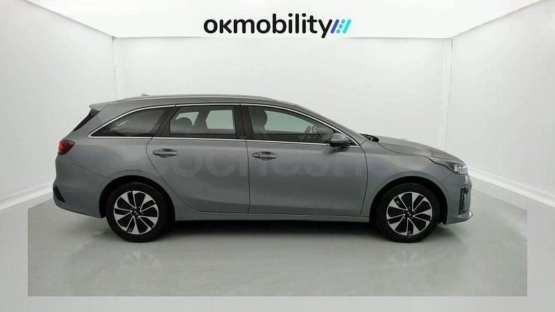 Usado Kia Ceed 120 CV (88 kW) 2021 Gris / plata Utilitario