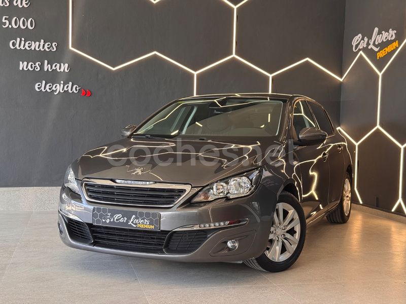 Usado Peugeot 308 Allure 120 CV (88 kW) 2016 Marrón Berlina