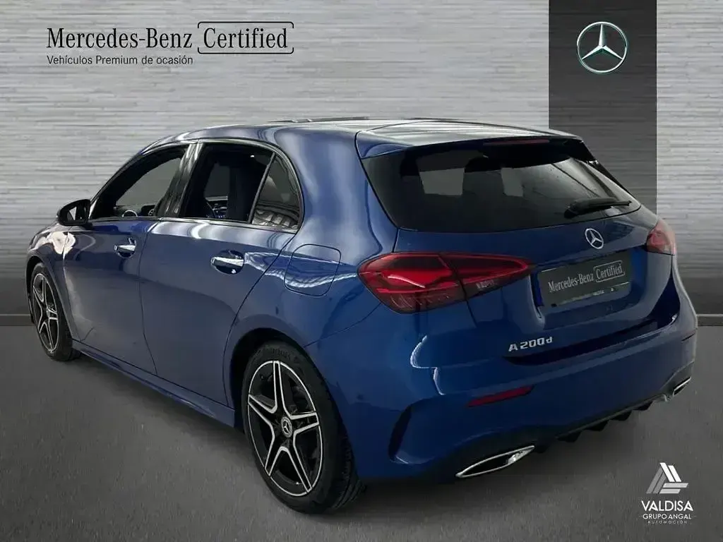 Usado Mercedes A200 150 CV (110 kW) 2025 Azul espectra Berlina