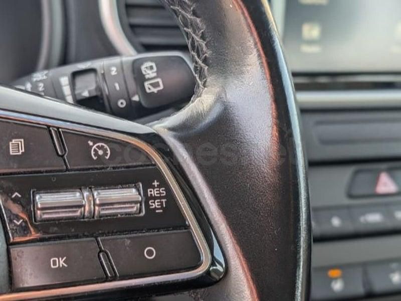 Usado Kia Sportage 136 CV (100 kW) 2019 Blanco SUV