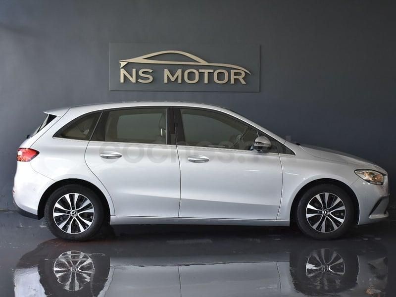 Usado Mercedes B180 116 CV (85 kW) 2019 Gris / plata Utilitario