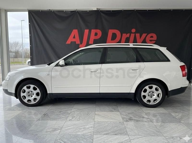 Usado Audi A4 170 CV (125 kW) 2004 Blanco Familiar