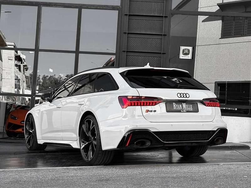 Usado Audi RS6 Advanced Plus 600 CV (441 kW) 2022 Blanco Familiar