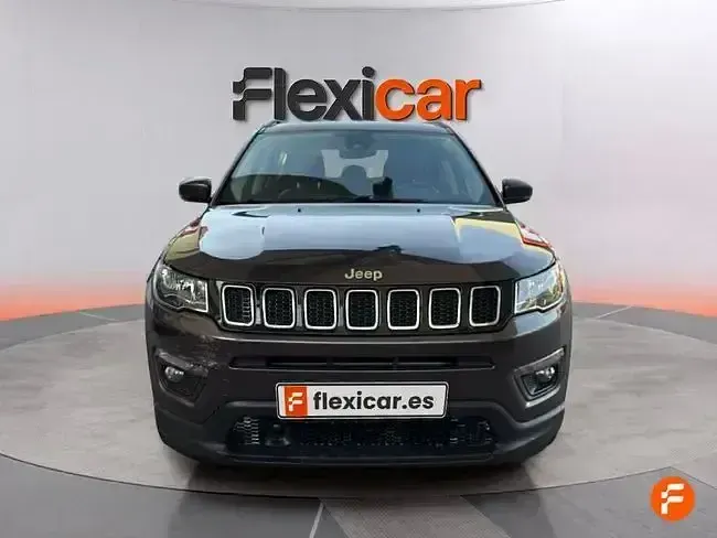 Usado Jeep Compass 120 CV (88 kW) 2018 Gris SUV