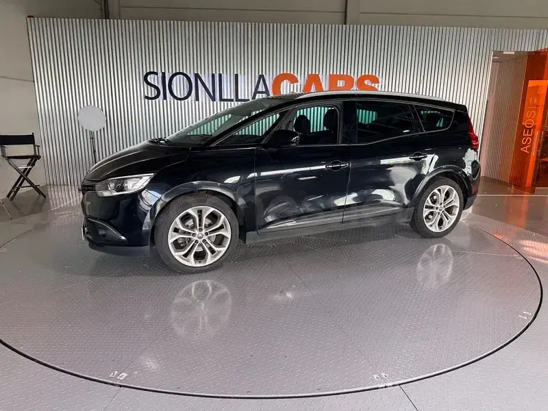 Usado Renault Grand Scénic IV Zen 120 CV (88 kW) 2020 Negro Monovolumen
