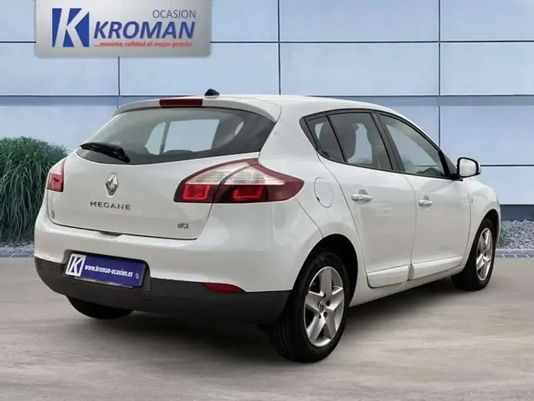 Usado Renault Mégane III Life 95 CV (69 kW) 2015 Blanco Berlina