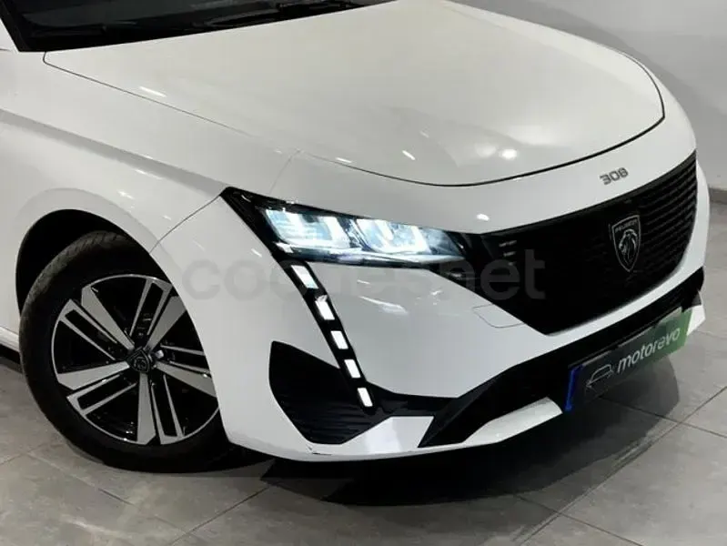 Usado Peugeot 308 Active 130 CV (95 kW) 2022 Blanco Berlina
