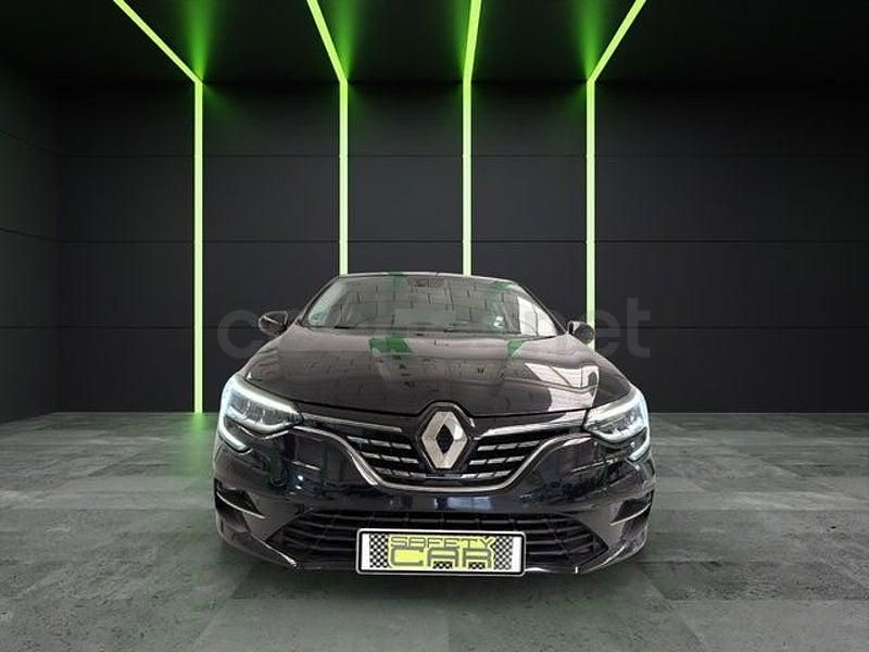 Usado Renault Mégane IV Zen 140 CV (102 kW) 2022 Negro Berlina