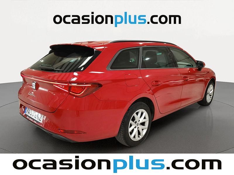 Usado Seat Leon Style 150 CV (110 kW) 2020 Rojo Monovolumen