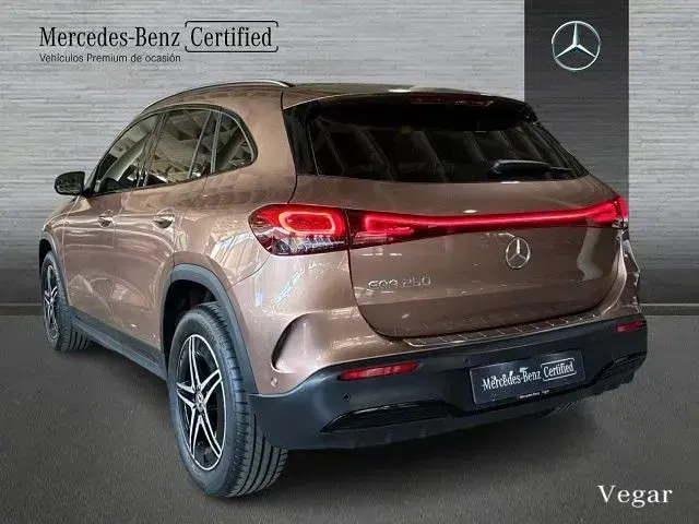 Usado Mercedes EQA250 139 kW (190 CV) 2022 Oro rosado SUV