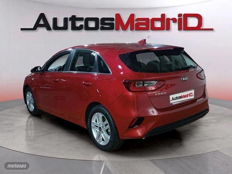 Usado Kia Ceed 120 CV (88 kW) 2021 Rojo Utilitario